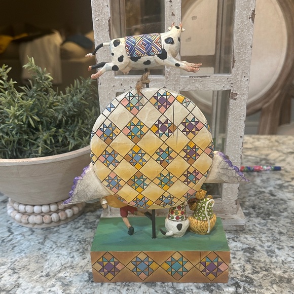 Jim Shore- The Cow Jumped Over the Moon - Picture 3 of 5